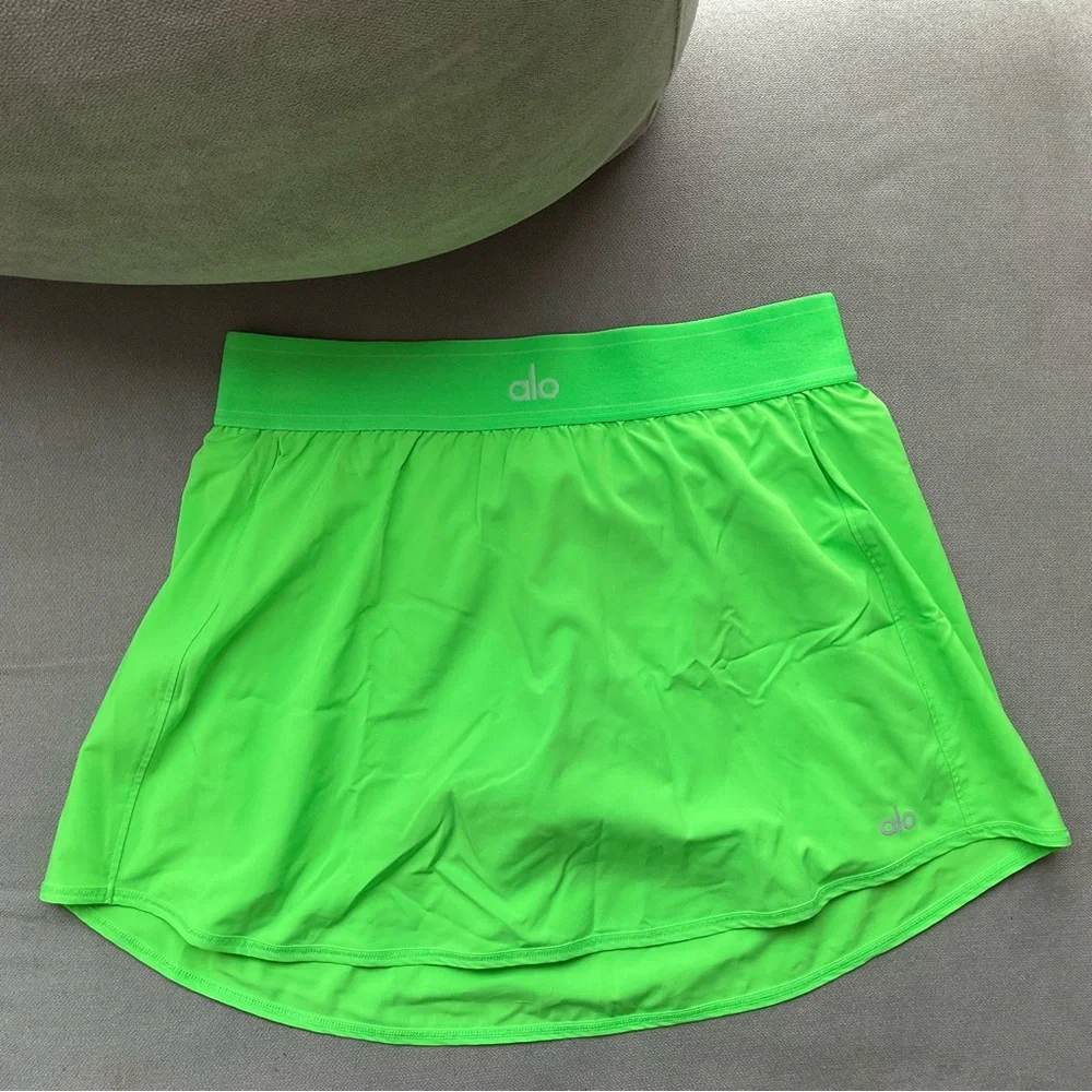 ALO Yoga has marks